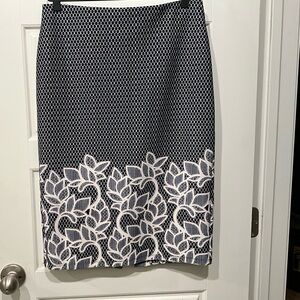 Chic Black and White Floral Pencil Skirt